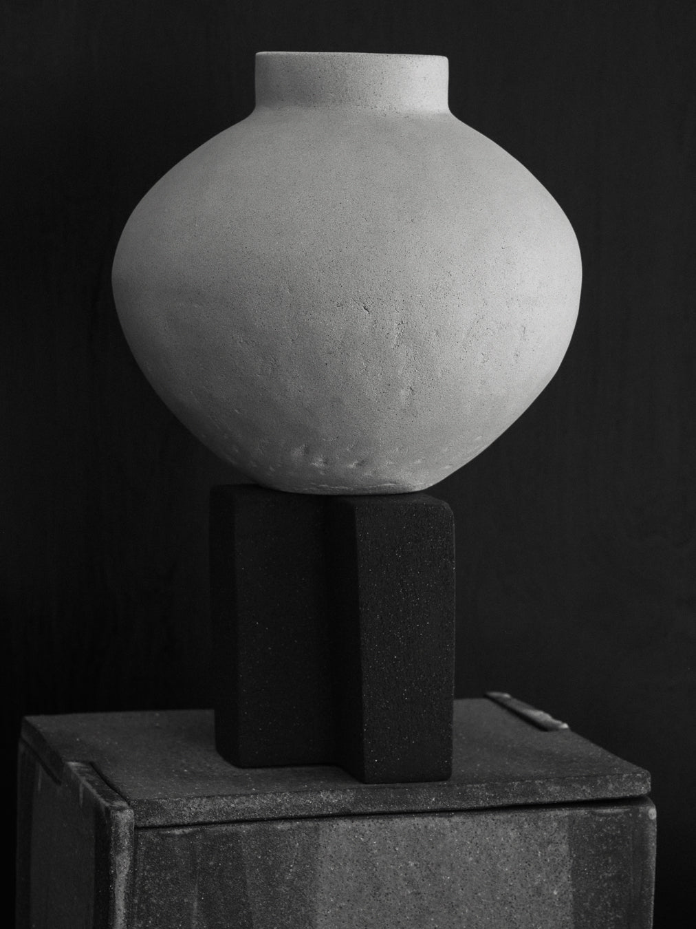 (MV01) Marble Moon Vase
