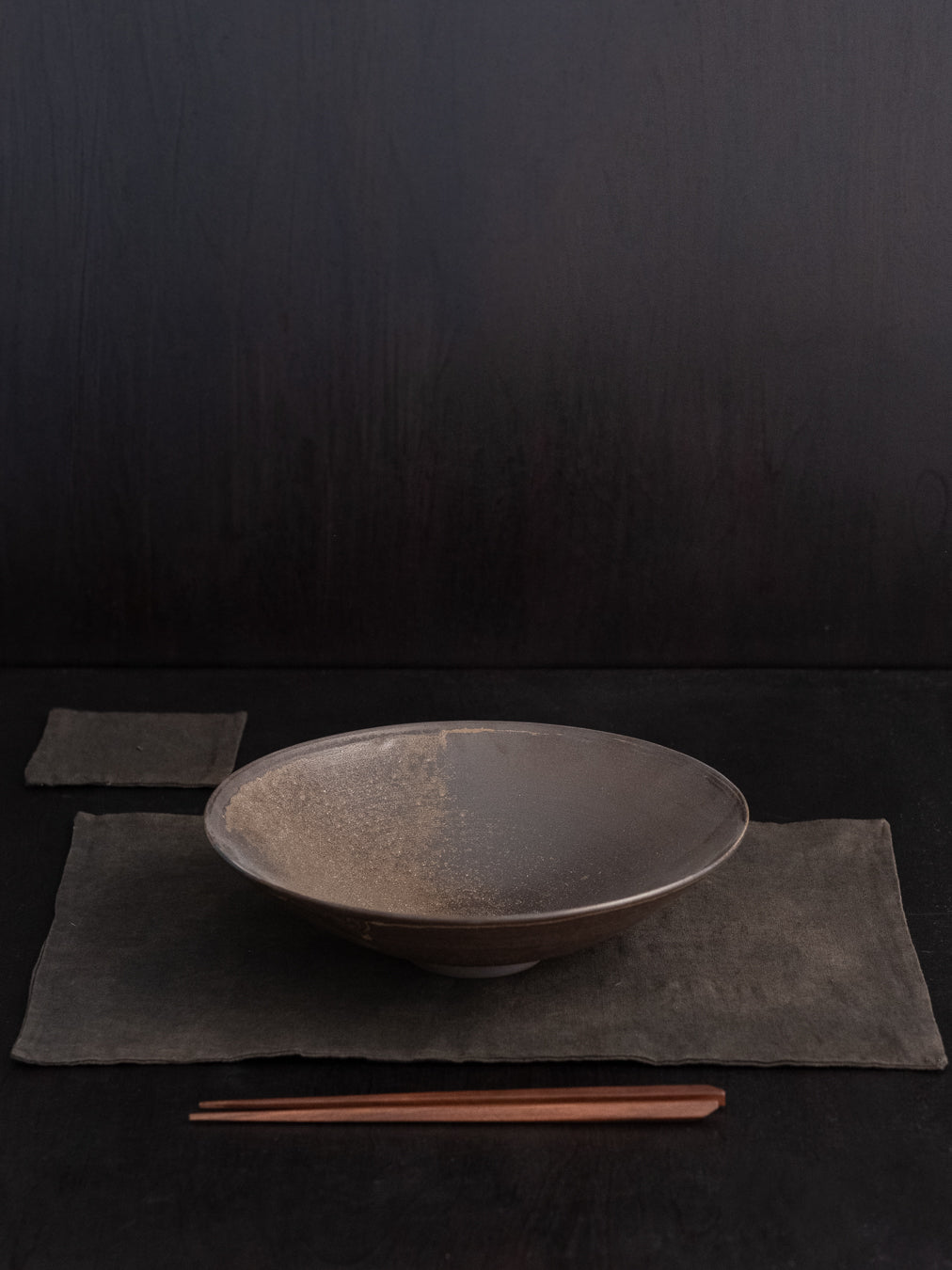 Grand conic bowl in black clay